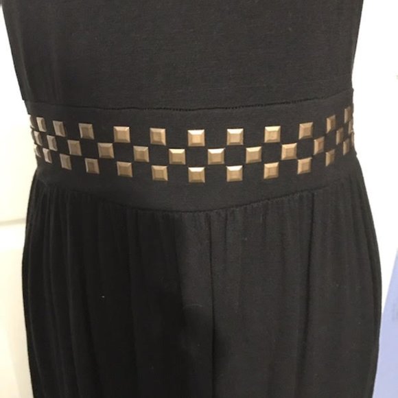 BLACK DRESS - Picture 2 of 4